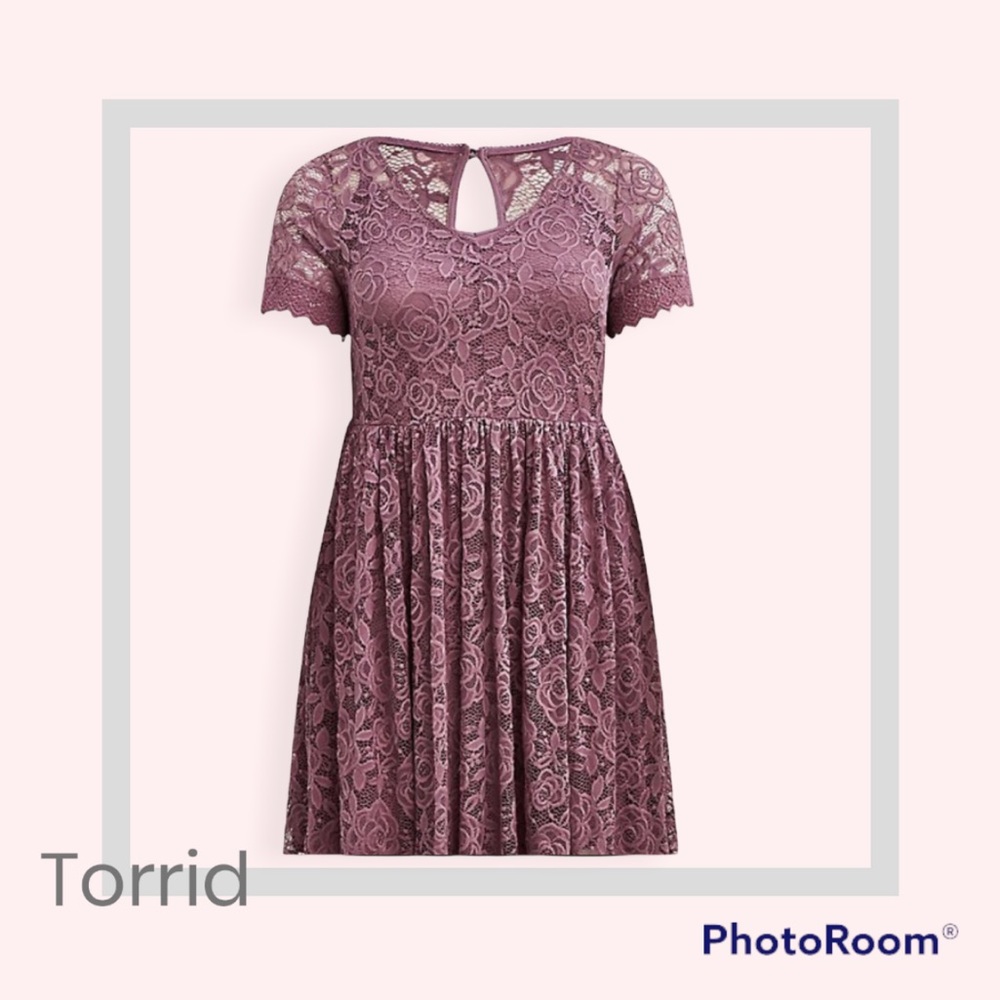 Torrid NWT Lace Short Sleeved Dress